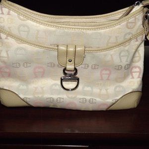 Small shoulder bag